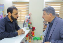 مدير عام الدائرة الاقتصادية والاستثمار يتابع طلبات المواطنين ويوجّه بتسهيل الإجراءات