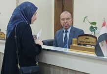 معاون المدير العام للدائرة الإدارية والمالية يلتقي المواطنين في الاستعلامات