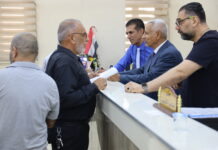 مدير عام دائرة شؤون المديريات واللجان الخاصة يستقبل المواطنين في الاستعلامات