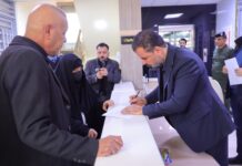 الدكتور السهلاني يلتقي عددا من المراجعين في مقر المؤسسة