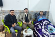 وفد دائرة العلاقات والإعلام يزور المعتقل السياسي حسين سلمان كاظم للاطمئنان على حالته الصحية