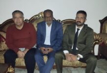 وفد مديرية سجناء الديوانية يزور معتقلًا سياسيًا للاطمئنان على حالته الصحية