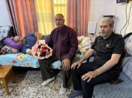 مدير قسم العلاقات العامة يزور السيد علي الياسري للاطمئنان على صحته بعد عملية جراحية ناجحة